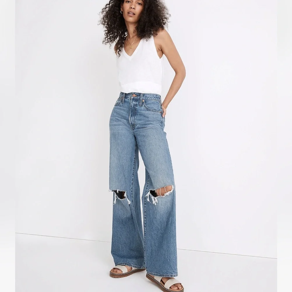 NWT Madewell Superwide-Leg Jeans in Amcliffe Wash: Knee-Rip Edition - Picture 3 of 7